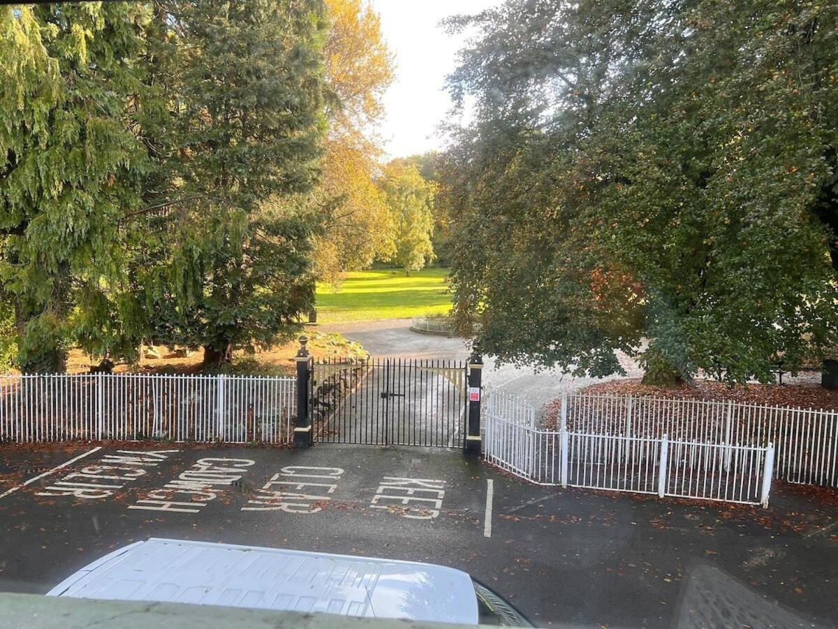 6 - Central Location - Entire House - Free Parking Merthyr Tydfil Bagian luar foto