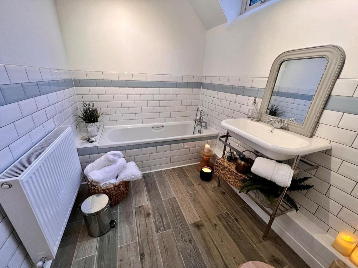 6 - Central Location - Entire House - Free Parking Merthyr Tydfil Bagian luar foto