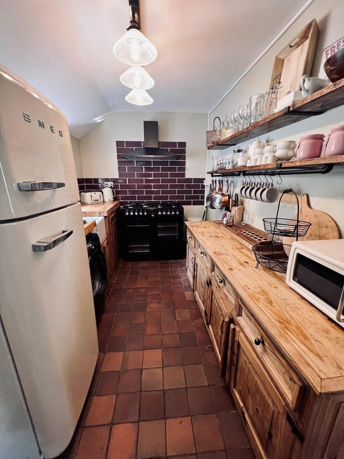 6 - Central Location - Entire House - Free Parking Merthyr Tydfil Bagian luar foto