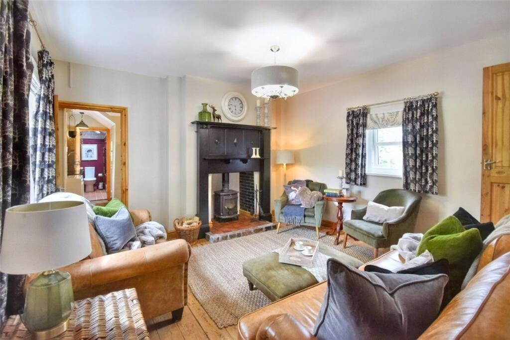 6 - Central Location - Entire House - Free Parking Merthyr Tydfil Bagian luar foto