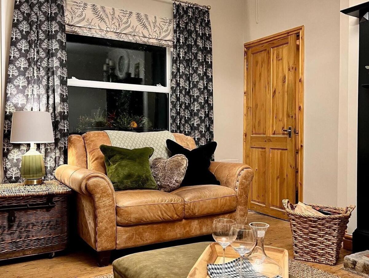 6 - Central Location - Entire House - Free Parking Merthyr Tydfil Bagian luar foto